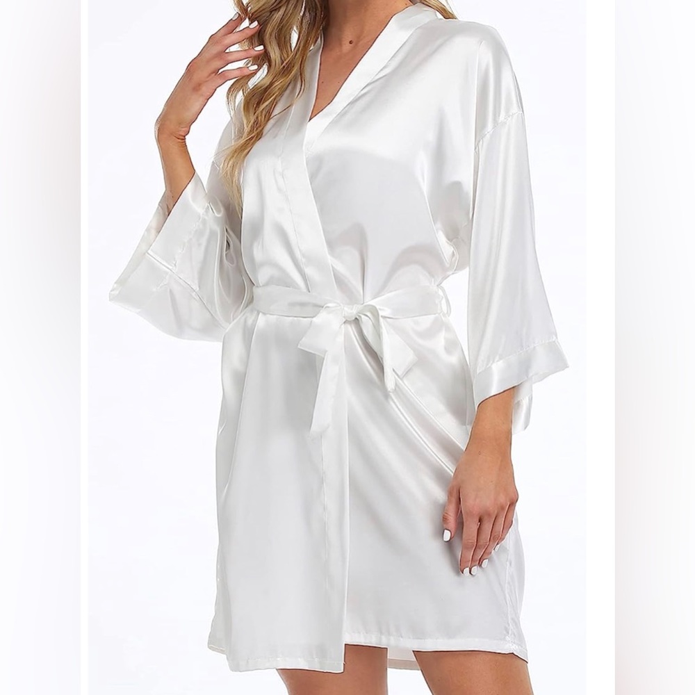 NWOT Bridal Robe - Picture 2 of 4